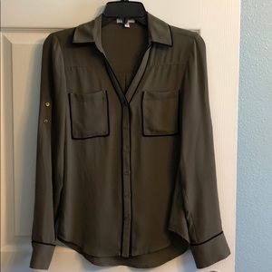 Express portofinio top barely worn like new
